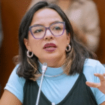 Juan Daniel Oviedo inscribe listas al Congreso